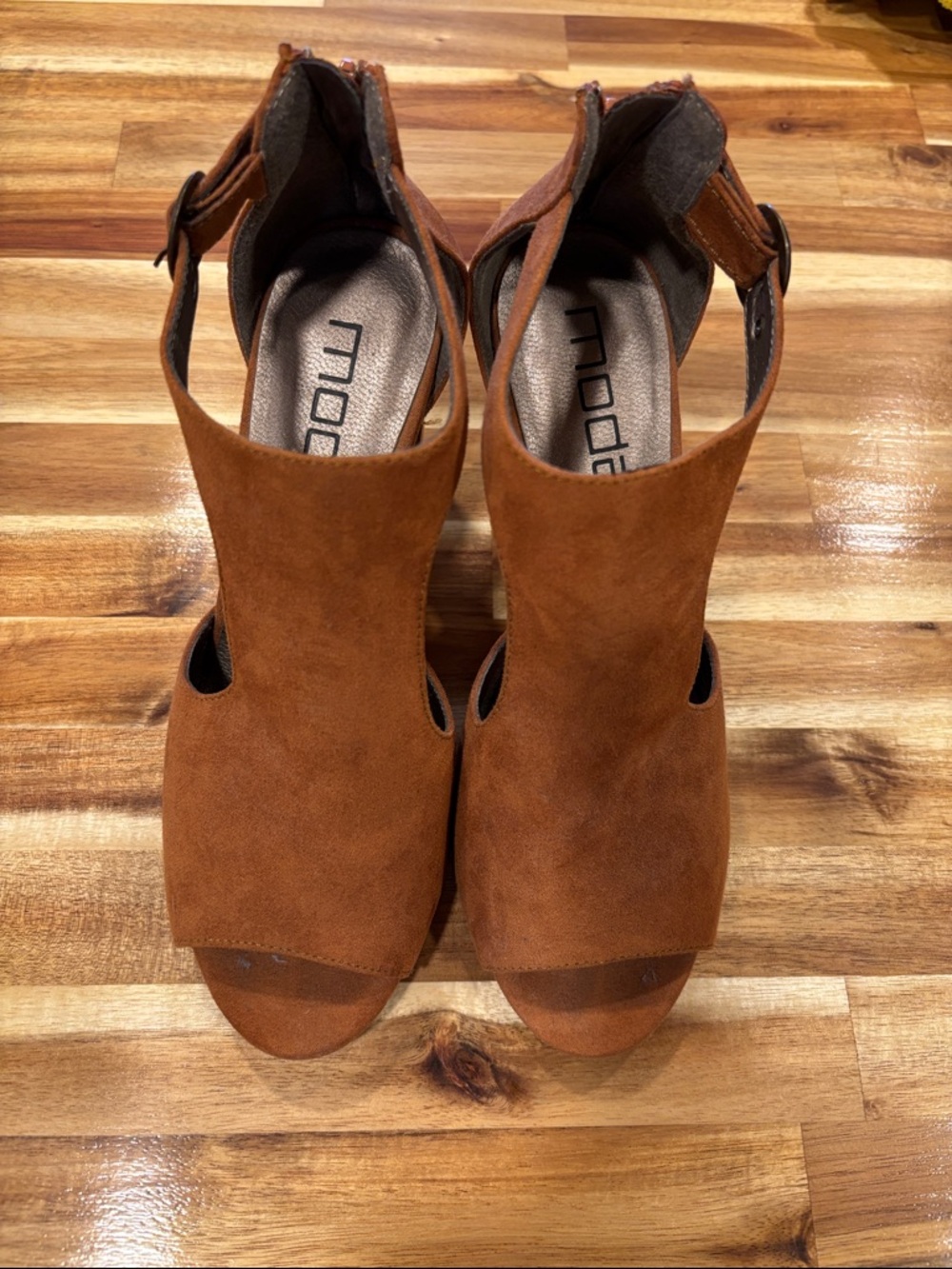 Moda Brown Suede Peep-Toe Ankle Strap Heels